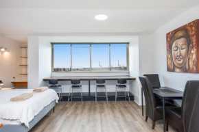 Apartment 201 - Fremantle studio apartment with ocean and harbour views Fremantle